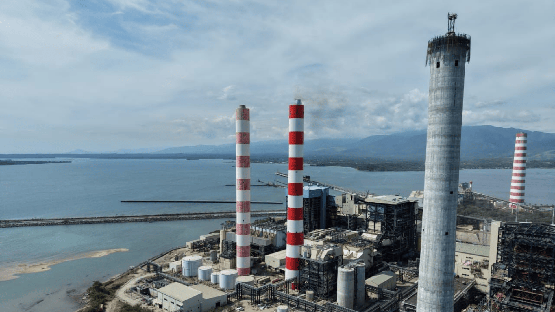Masinloc Environmental Compliance Chimney in the Philippines following completion of the windshield slide achieving peak progress of 4.0 metres per day